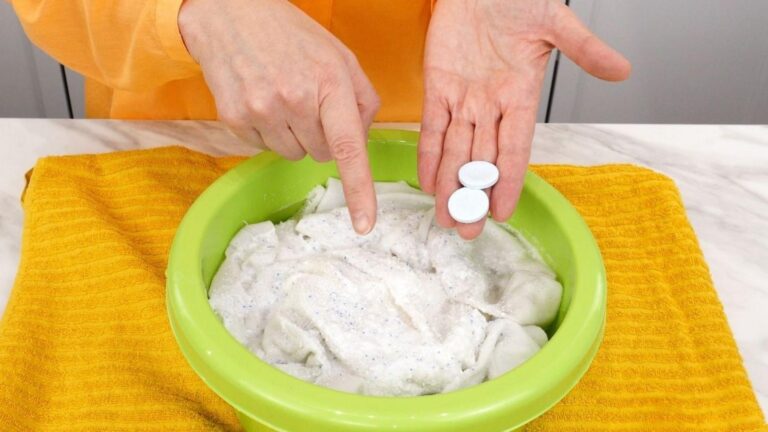 Cette astuce surprenante pour blanchir le linge risque de changer votre vie…