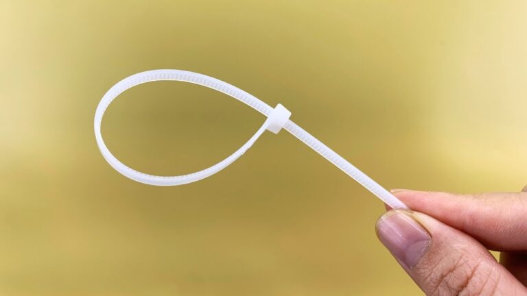 10 astuces géniales avec des attaches-câbles à découvrir absolument !