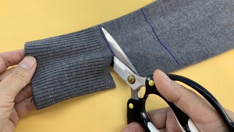 Raccourcir les manches de pull en 5 étapes simples sans aller chez le tailleur !