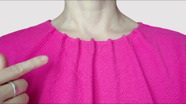 7 astuces géniales pour resserrer l&rsquo;encolure d&rsquo;un T-shirt et en épater plus d&rsquo;un !