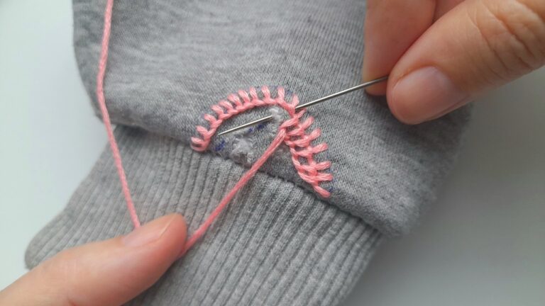5 points de couture astucieux pour réparer n&rsquo;importe quel trou durablement !