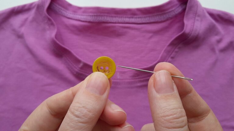 7 astuces géniales pour resserrer un décolleté en quelques minutes !