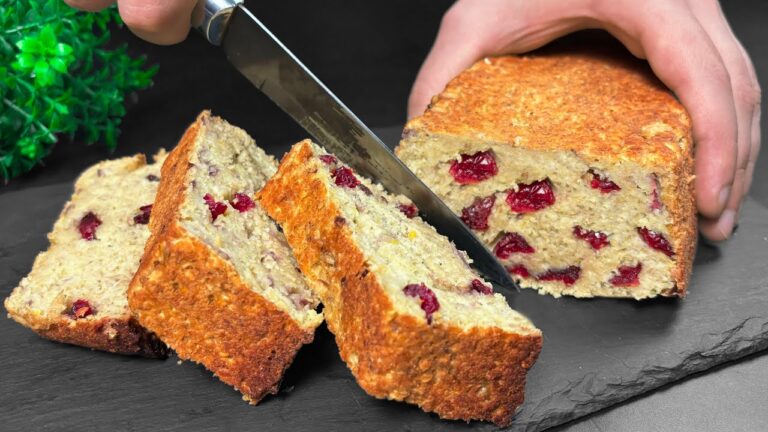 Diététique : 1 gâteau sain en 5 min avec 1 tasse de flocons d&rsquo;avoine et 2 pommes !