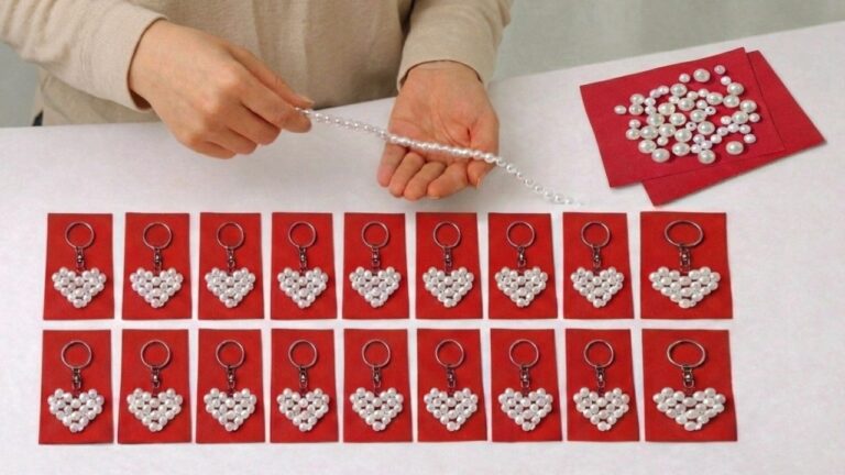 Réalisez 5 porte-clés en perles pour un cadeau de Saint-Valentin unique et créatif !